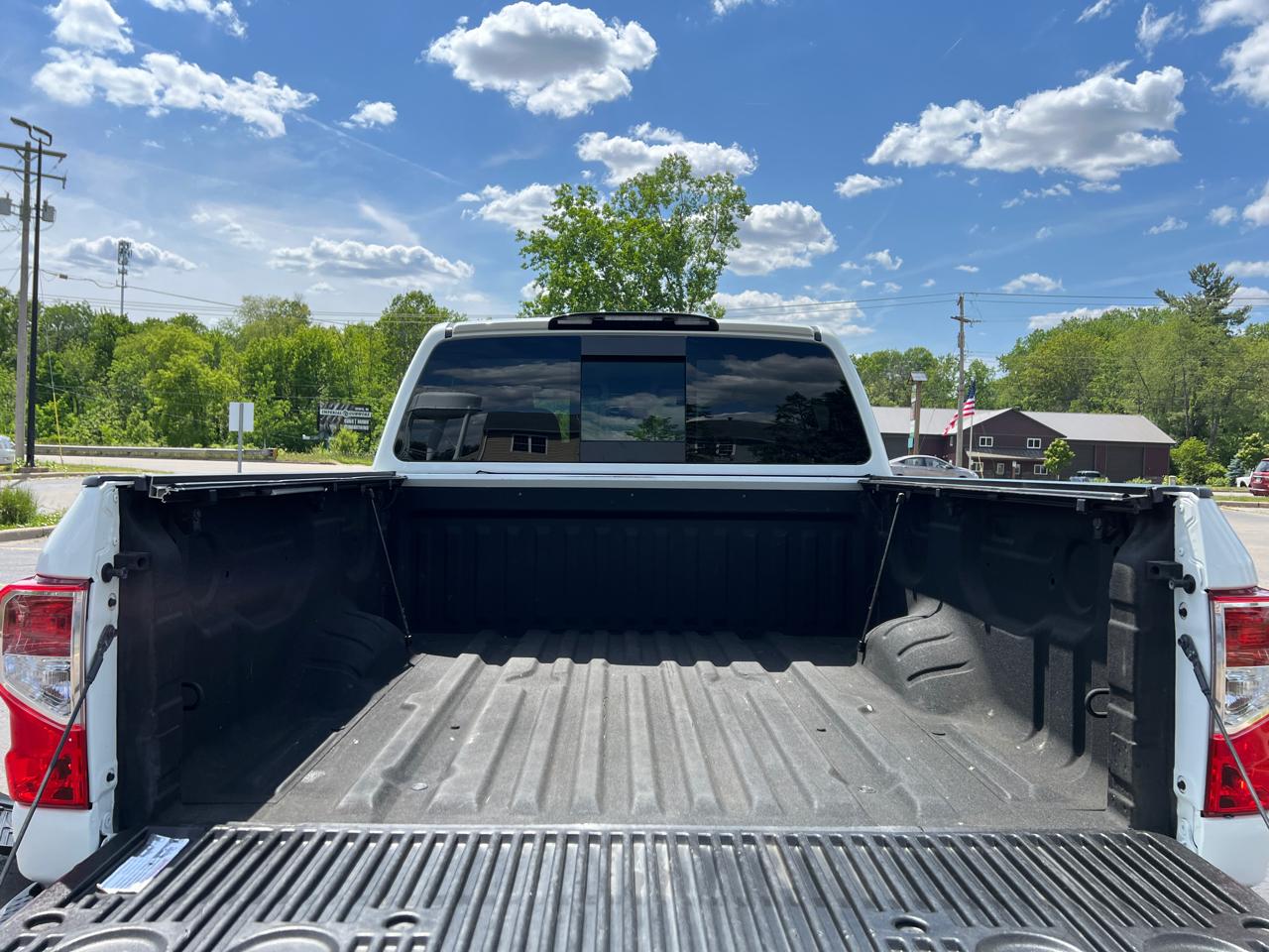 Nissan Titan S Crew Cab 4WD 2018