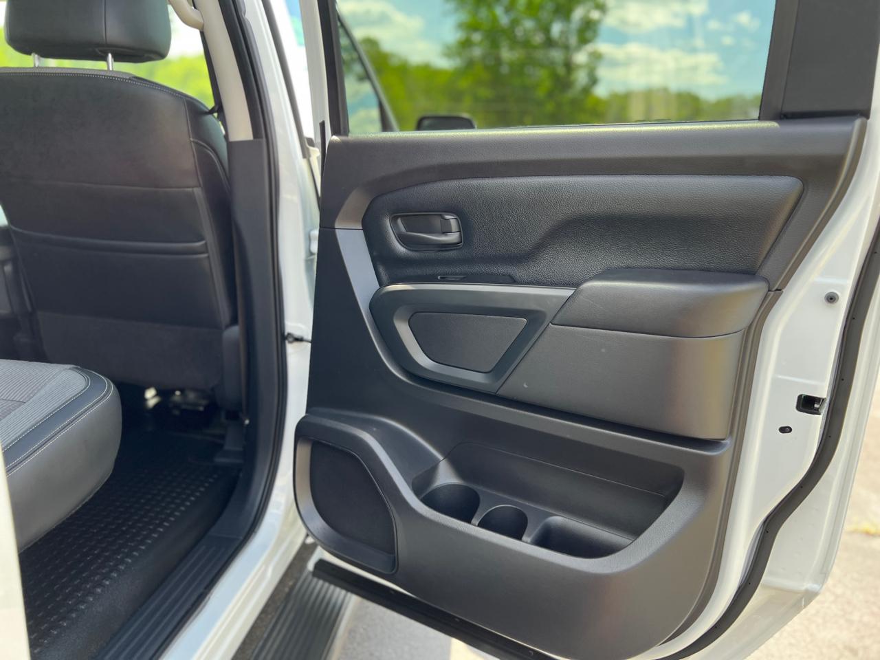 Nissan Titan S Crew Cab 4WD 2018
