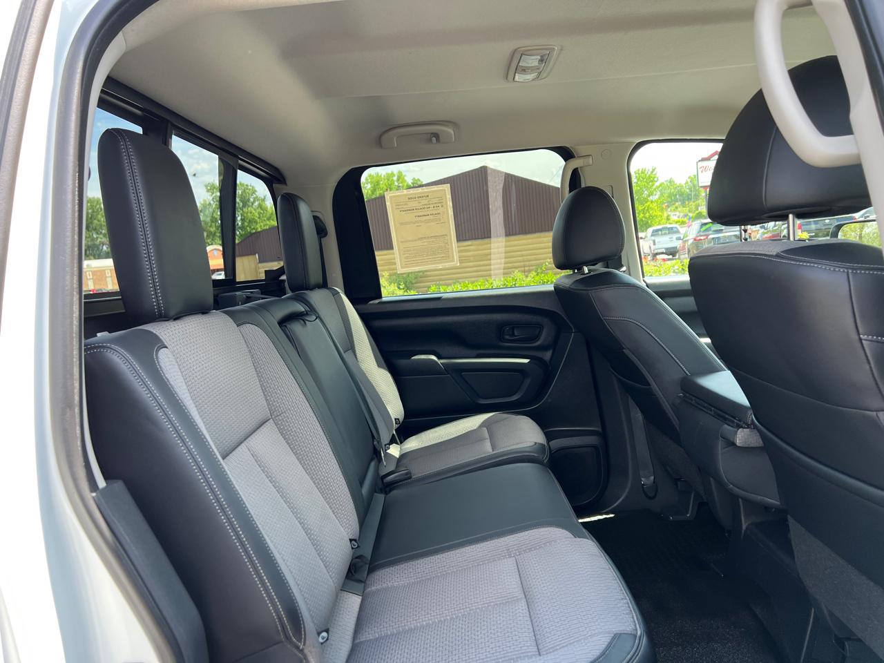 Nissan Titan S Crew Cab 4WD 2018