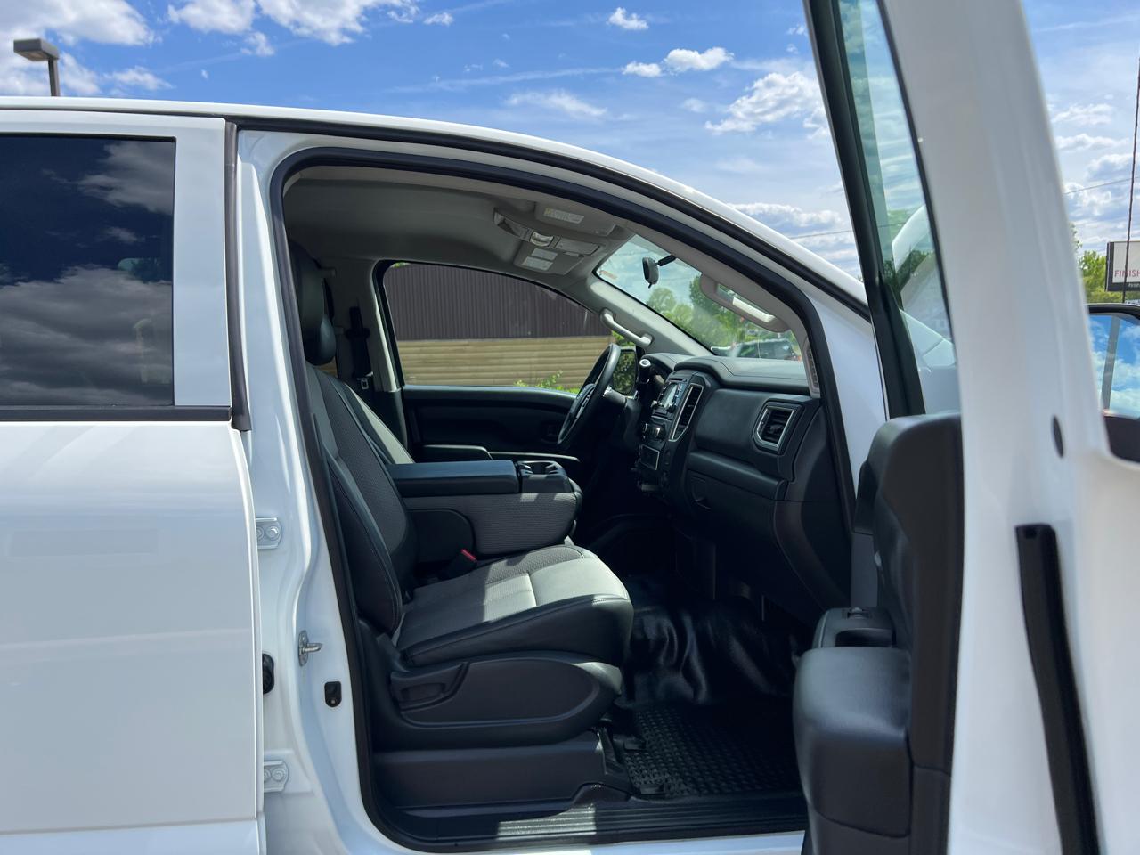 Nissan Titan S Crew Cab 4WD 2018