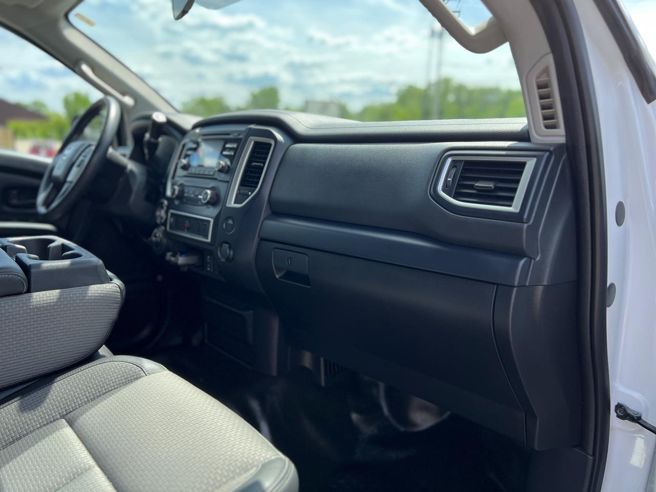 Nissan Titan S Crew Cab 4WD 2018