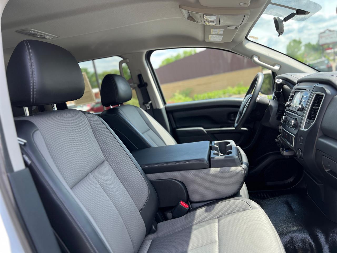 Nissan Titan S Crew Cab 4WD 2018