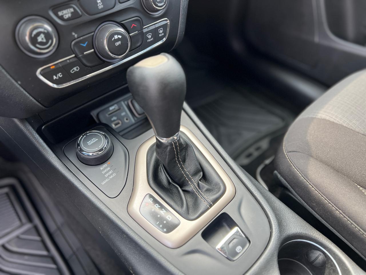 Jeep Cherokee Latitude 4WD 2016
