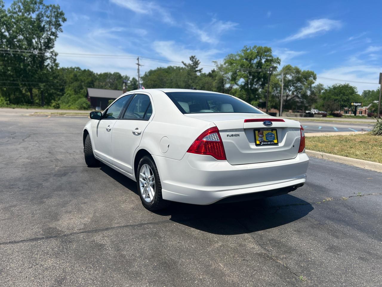 Ford Fusion S 2012