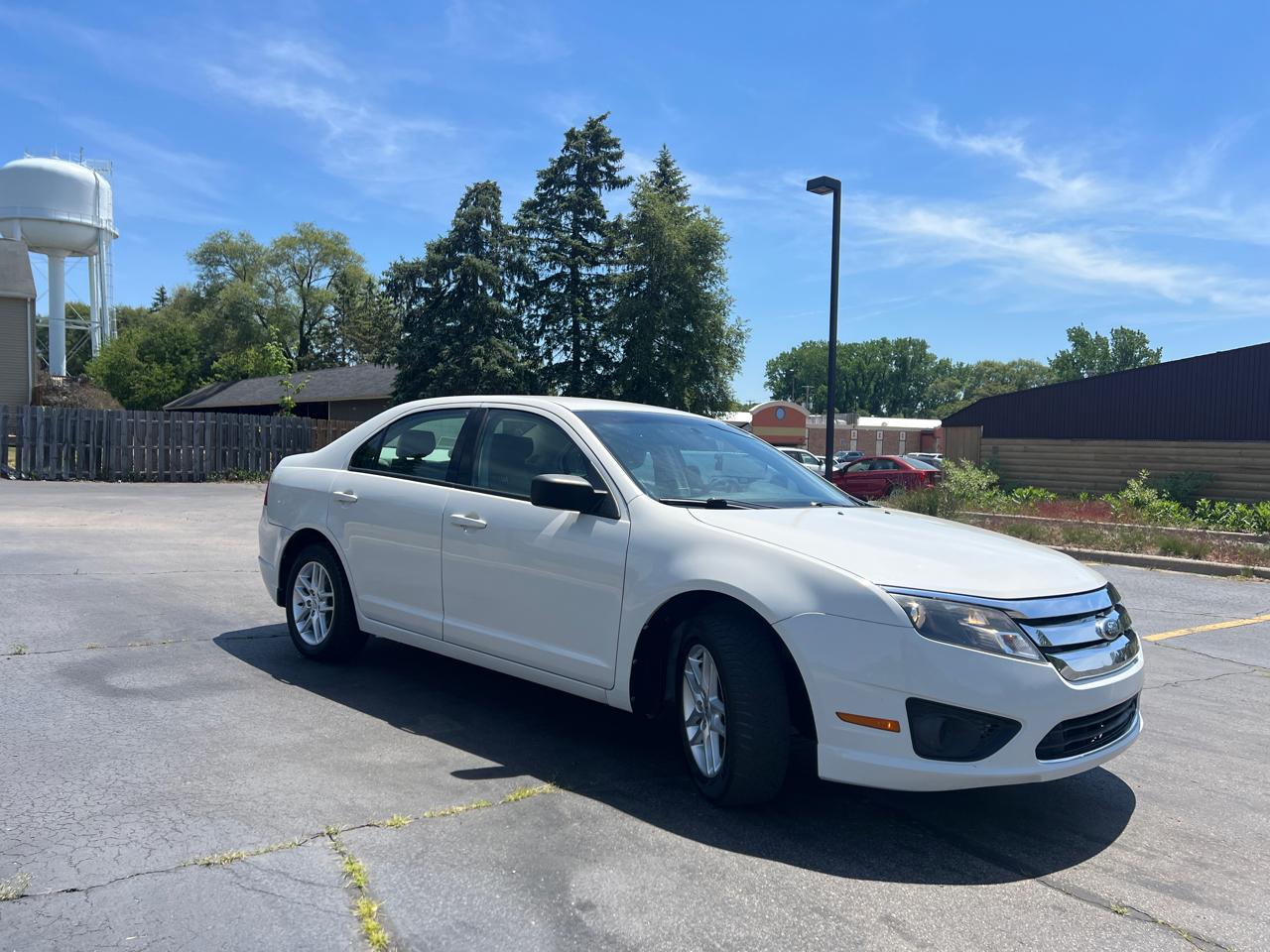 Ford Fusion S 2012