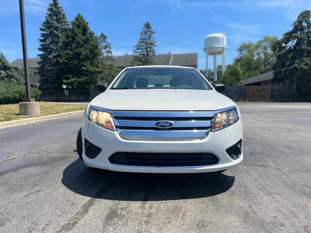 Ford Fusion S 2012
