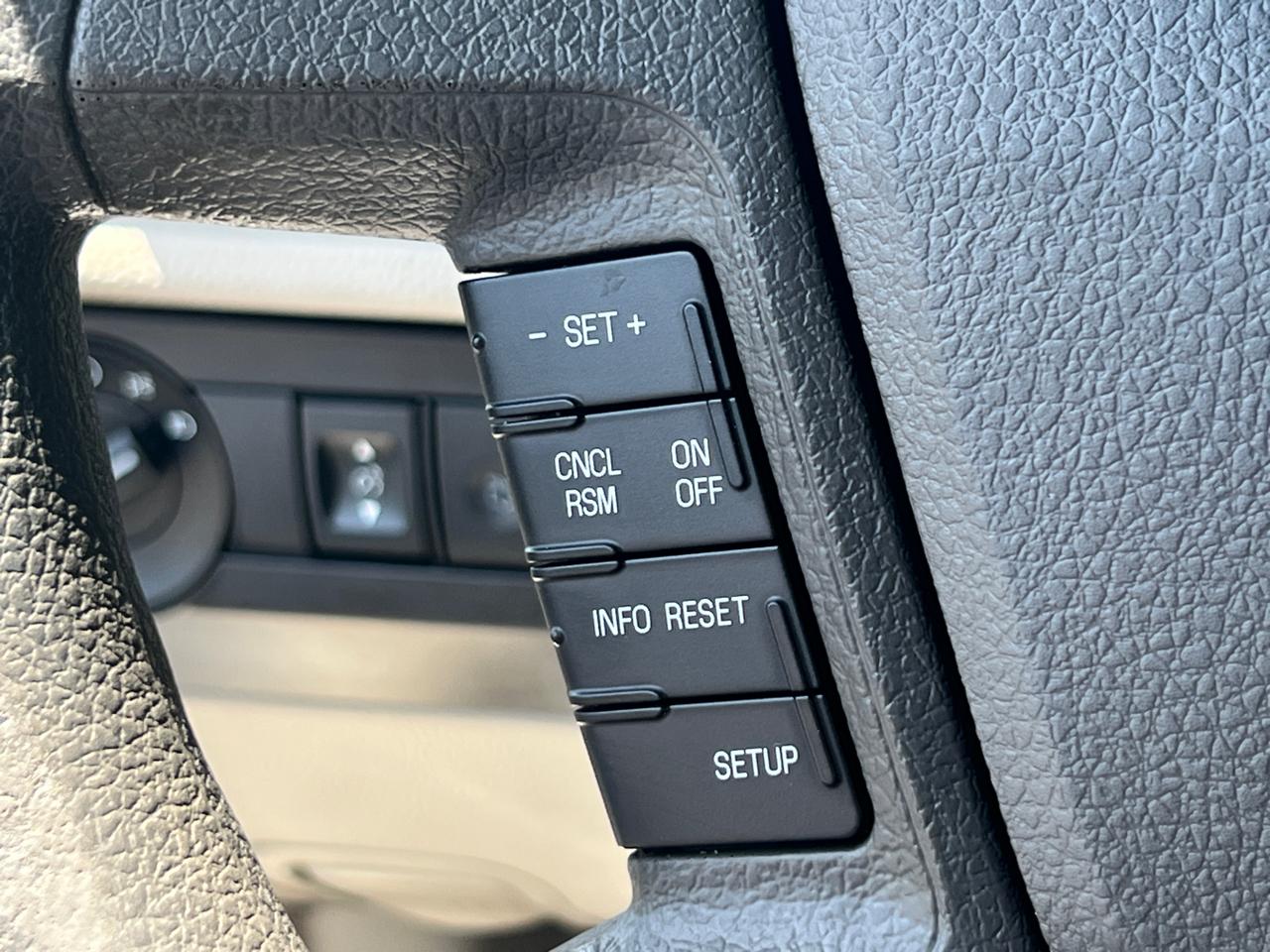 Ford Fusion S 2012