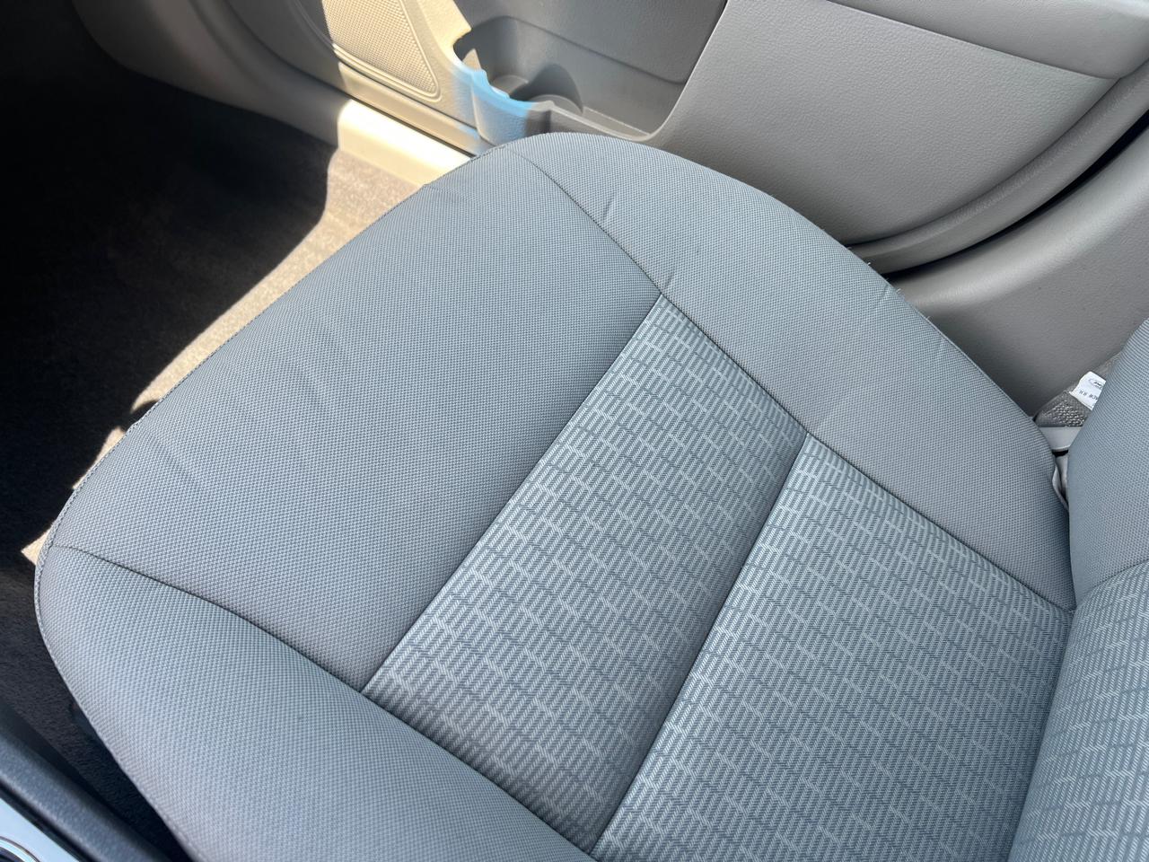 Ford Fusion S 2012
