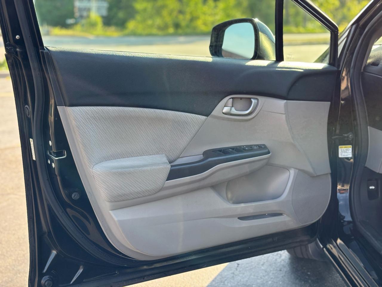 Honda Civic LX Sedan 5-Speed AT 2013