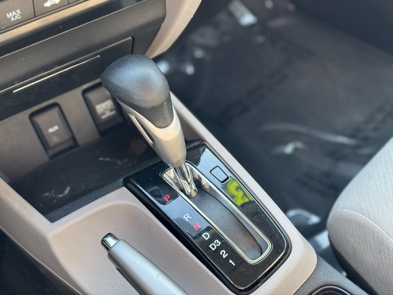 Honda Civic LX Sedan 5-Speed AT 2013