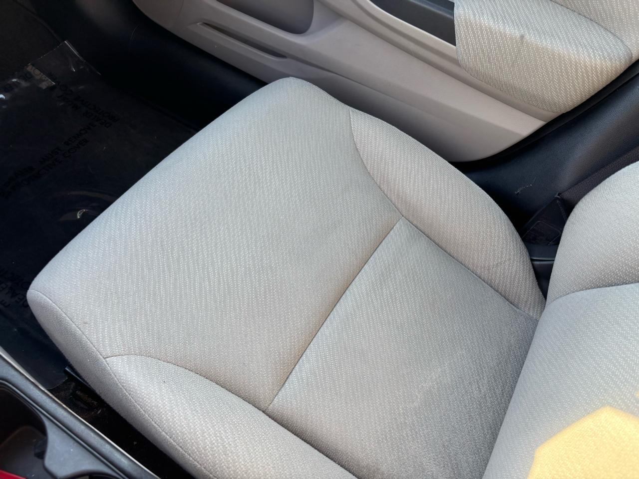 Honda Civic LX Sedan 5-Speed AT 2013