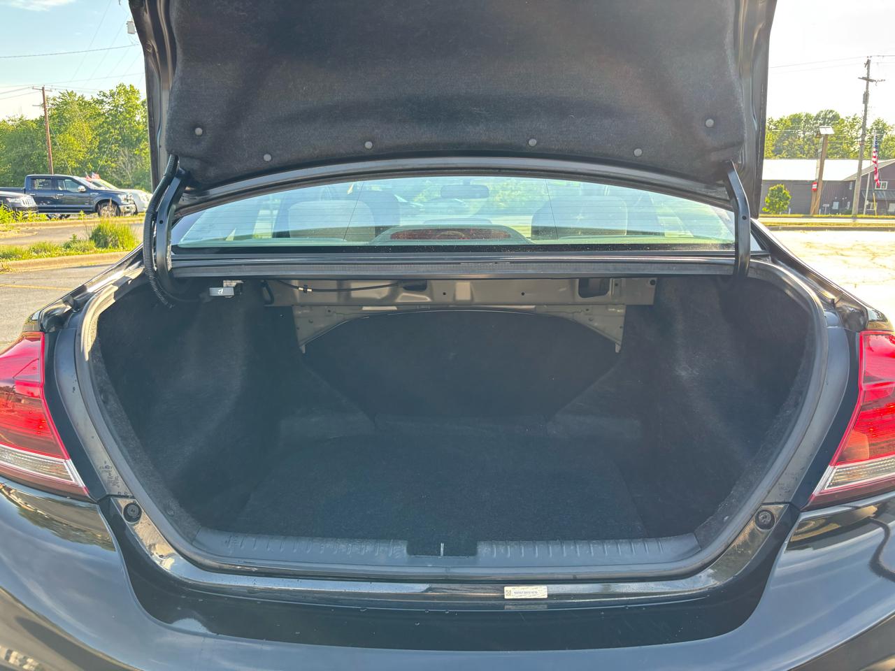 Honda Civic LX Sedan 5-Speed AT 2013