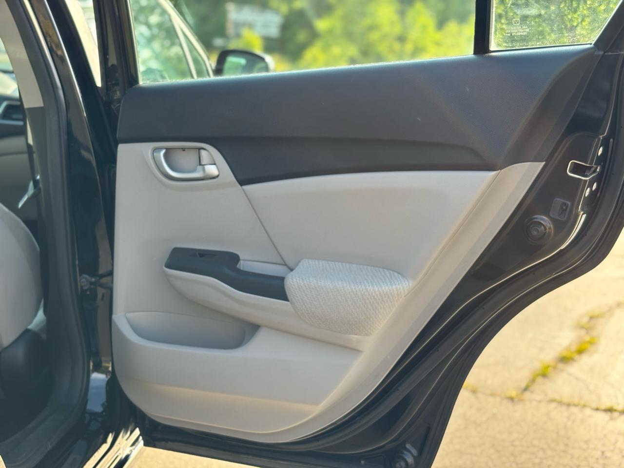 Honda Civic LX Sedan 5-Speed AT 2013