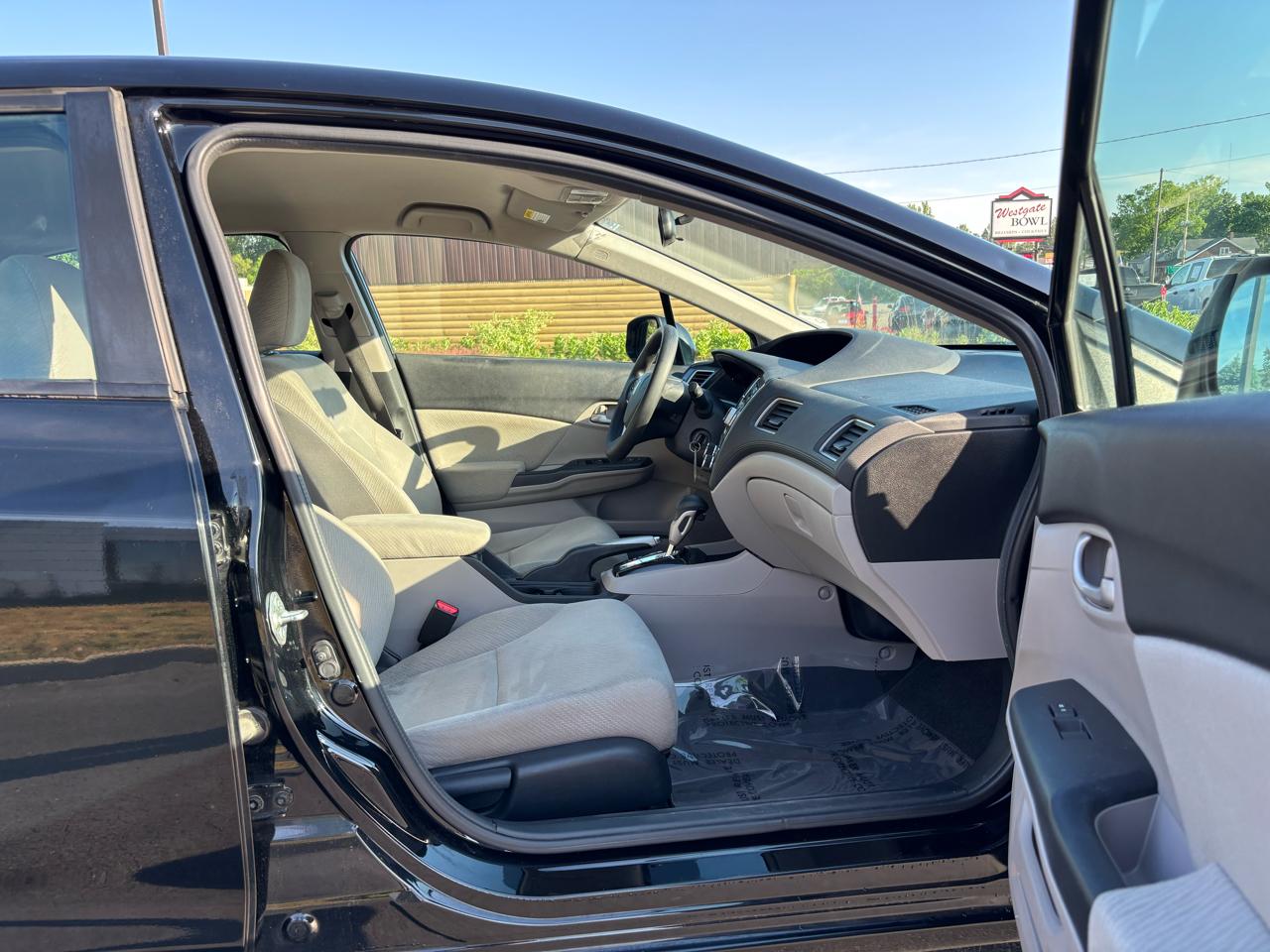 Honda Civic LX Sedan 5-Speed AT 2013