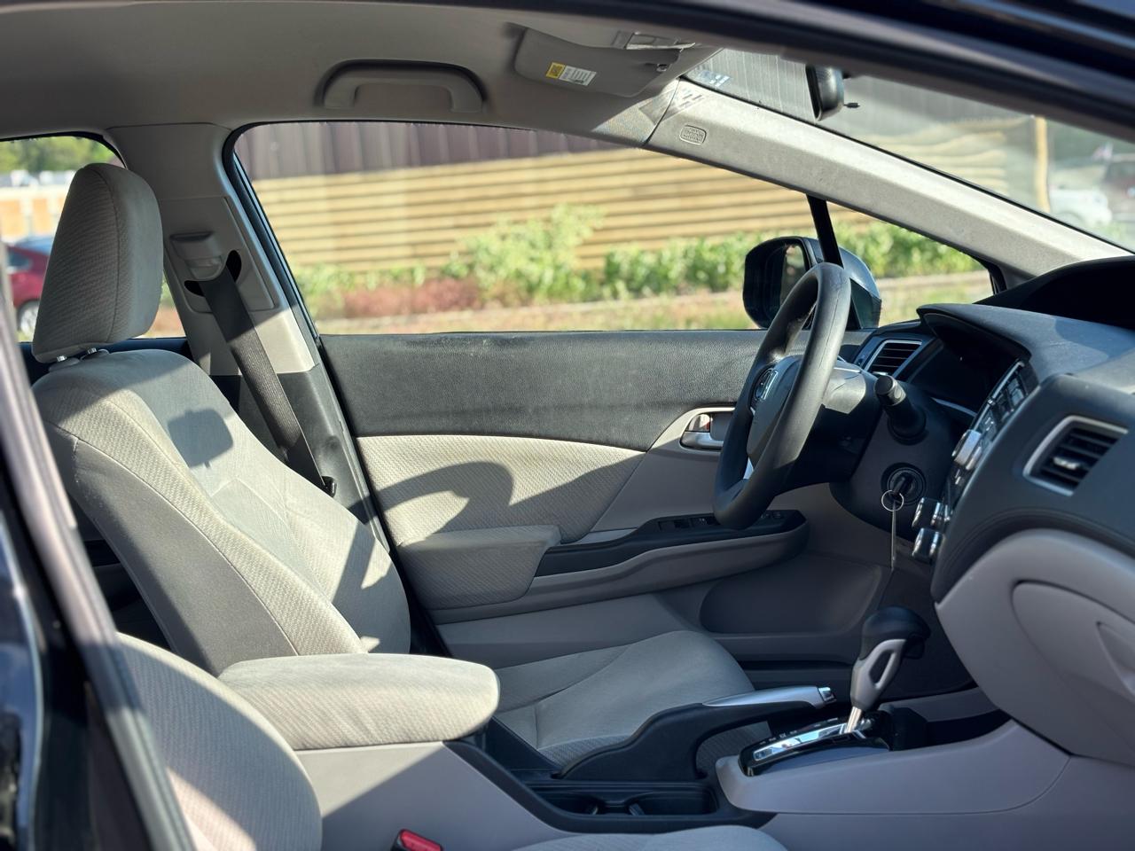 Honda Civic LX Sedan 5-Speed AT 2013