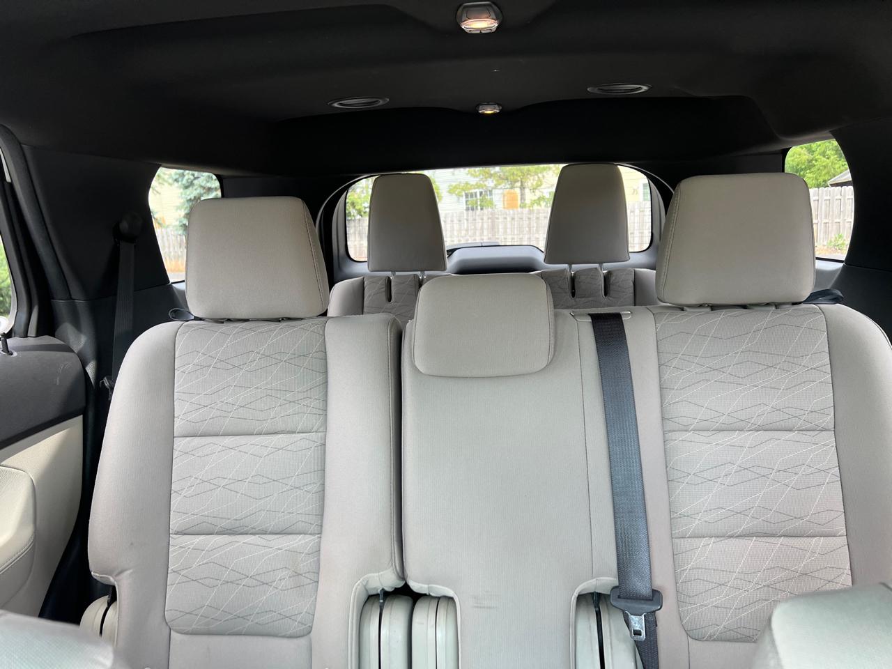 Ford Explorer Base FWD 2013