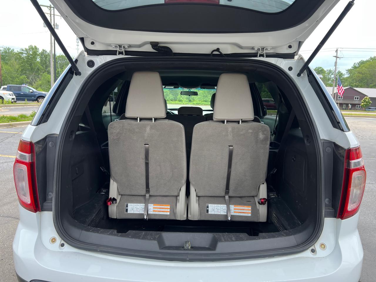 Ford Explorer Base FWD 2013
