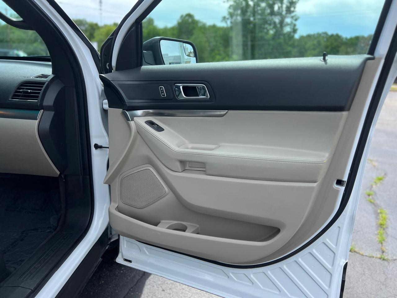Ford Explorer Base FWD 2013