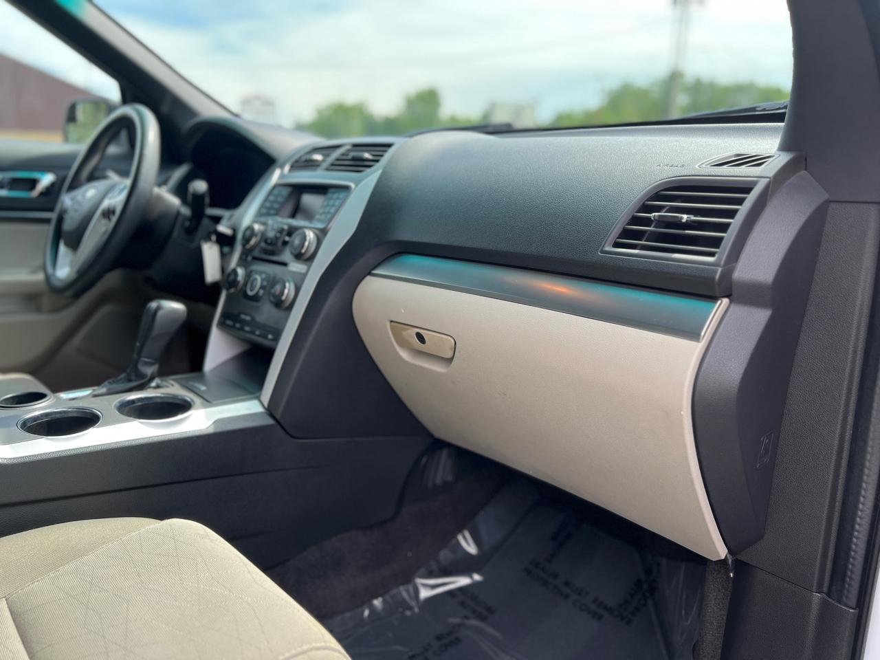 Ford Explorer Base FWD 2013