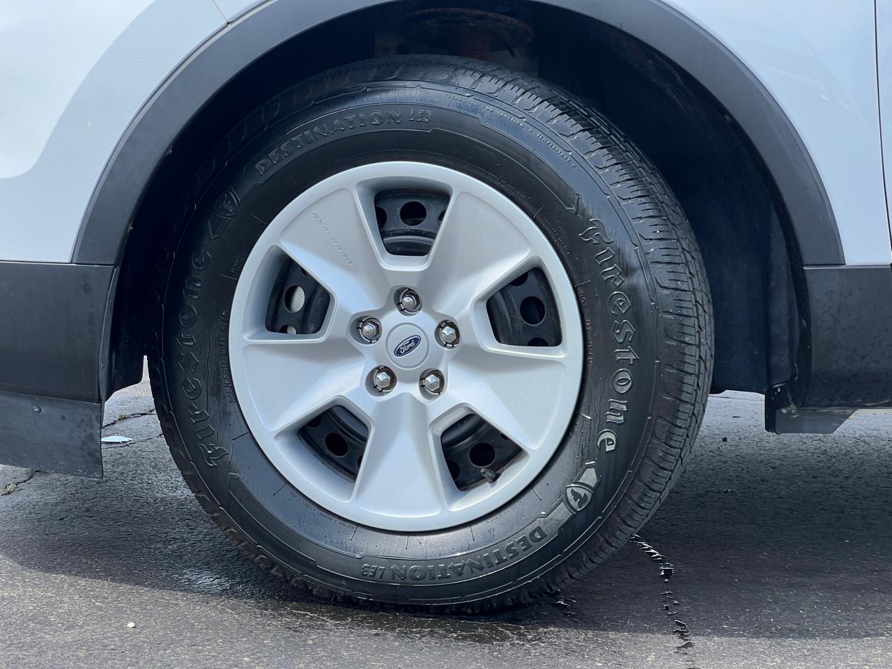 Ford Explorer Base FWD 2013