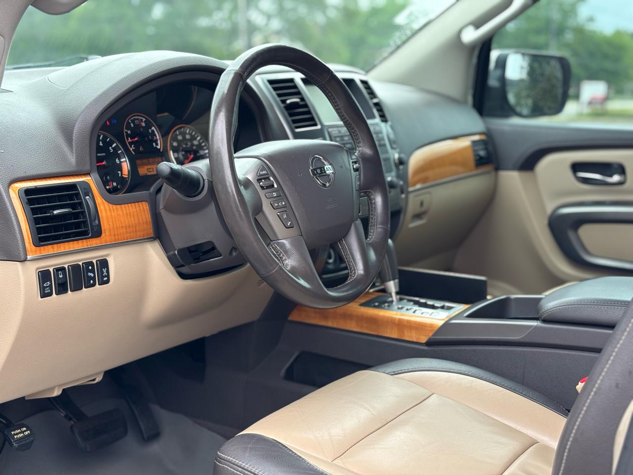 Nissan Armada Platinum Reserve 4WD 2015