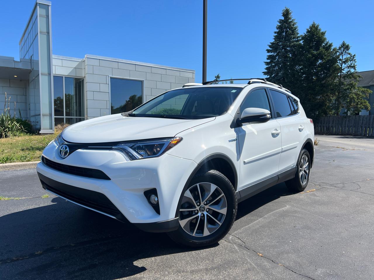 Toyota RAV4 Hybrid XLE 2016