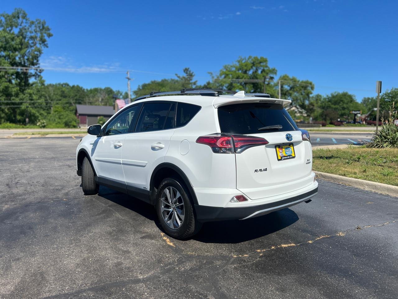 Toyota RAV4 Hybrid XLE 2016