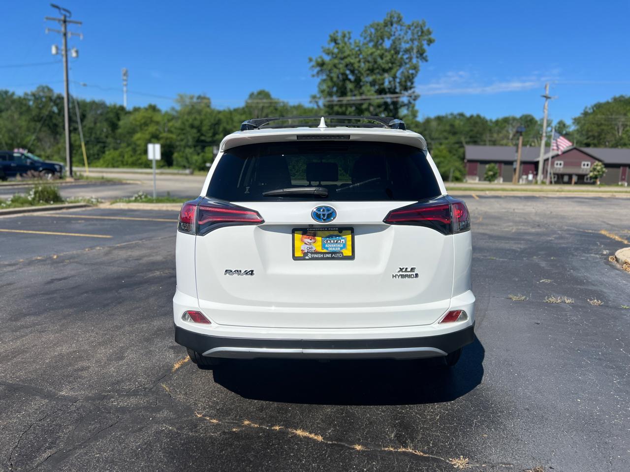 Toyota RAV4 Hybrid XLE 2016