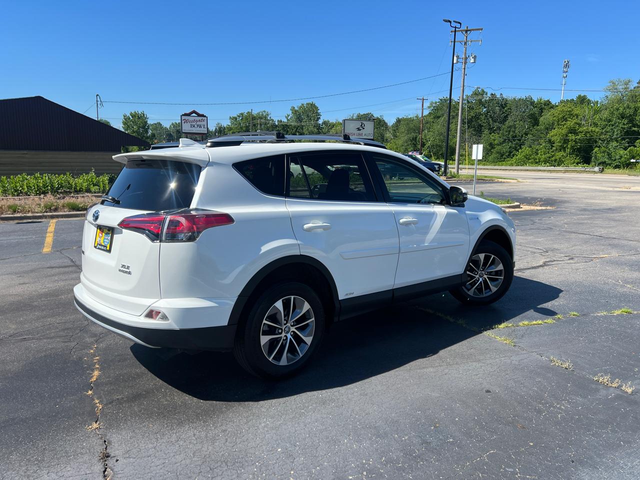 Toyota RAV4 Hybrid XLE 2016