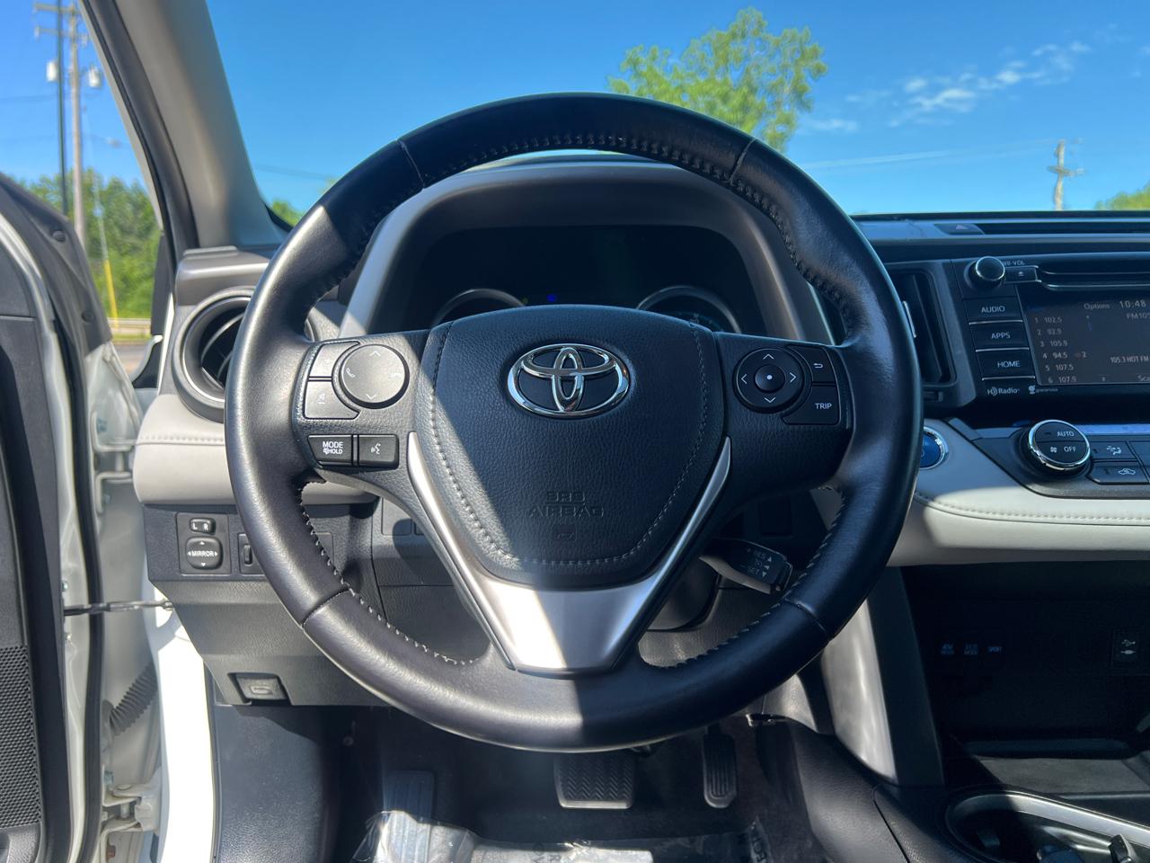 Toyota RAV4 Hybrid XLE 2016
