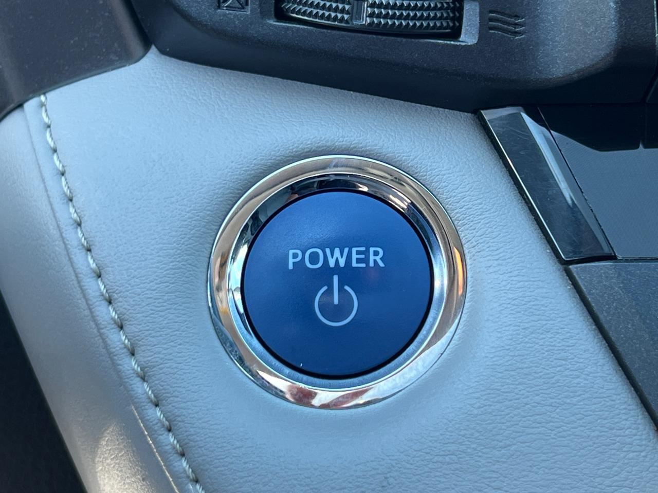 Toyota RAV4 Hybrid XLE 2016