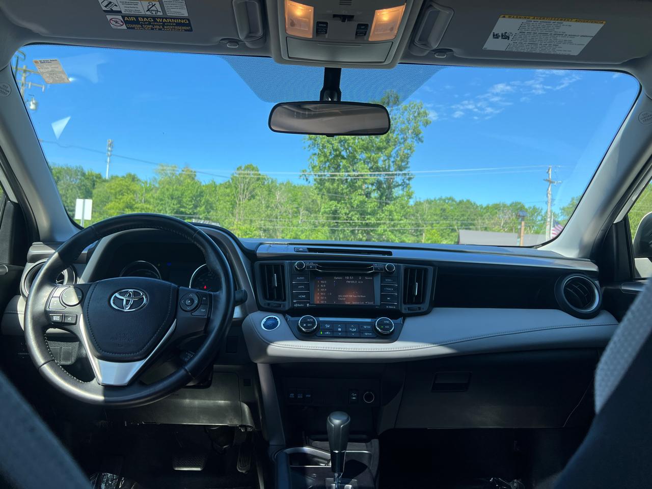 Toyota RAV4 Hybrid XLE 2016