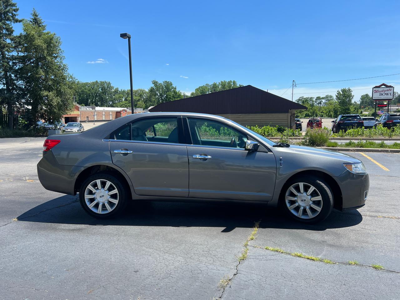 Lincoln MKZ FWD 2010