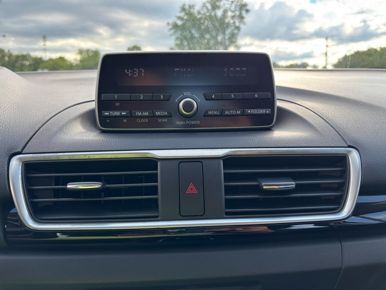 Mazda MAZDA3 i Touring AT 4-Door 2014
