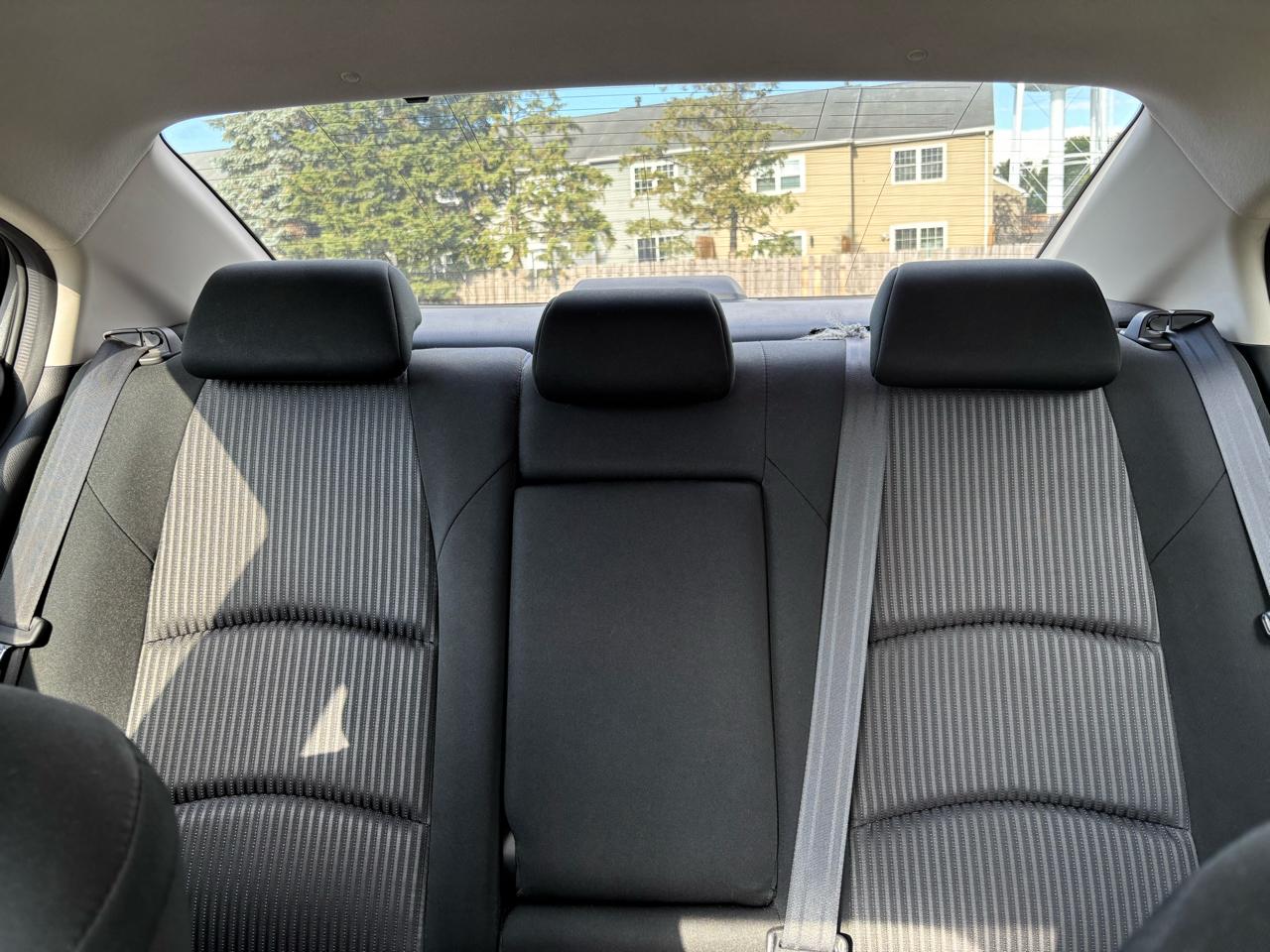 Mazda MAZDA3 i Touring AT 4-Door 2014