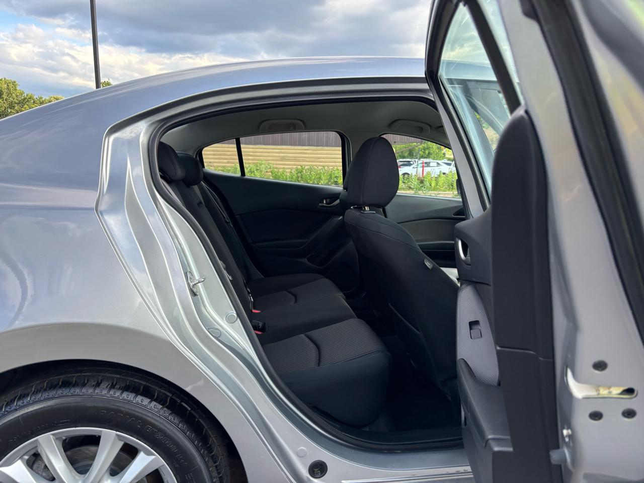 Mazda MAZDA3 i Touring AT 4-Door 2014