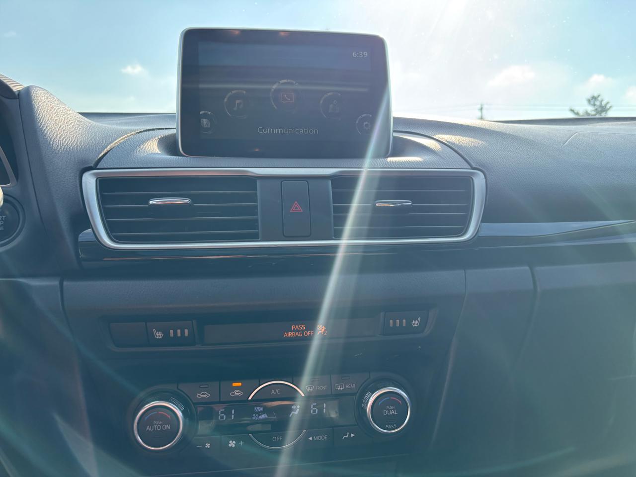 Mazda MAZDA3 i Grand Touring AT 5-Door 2015