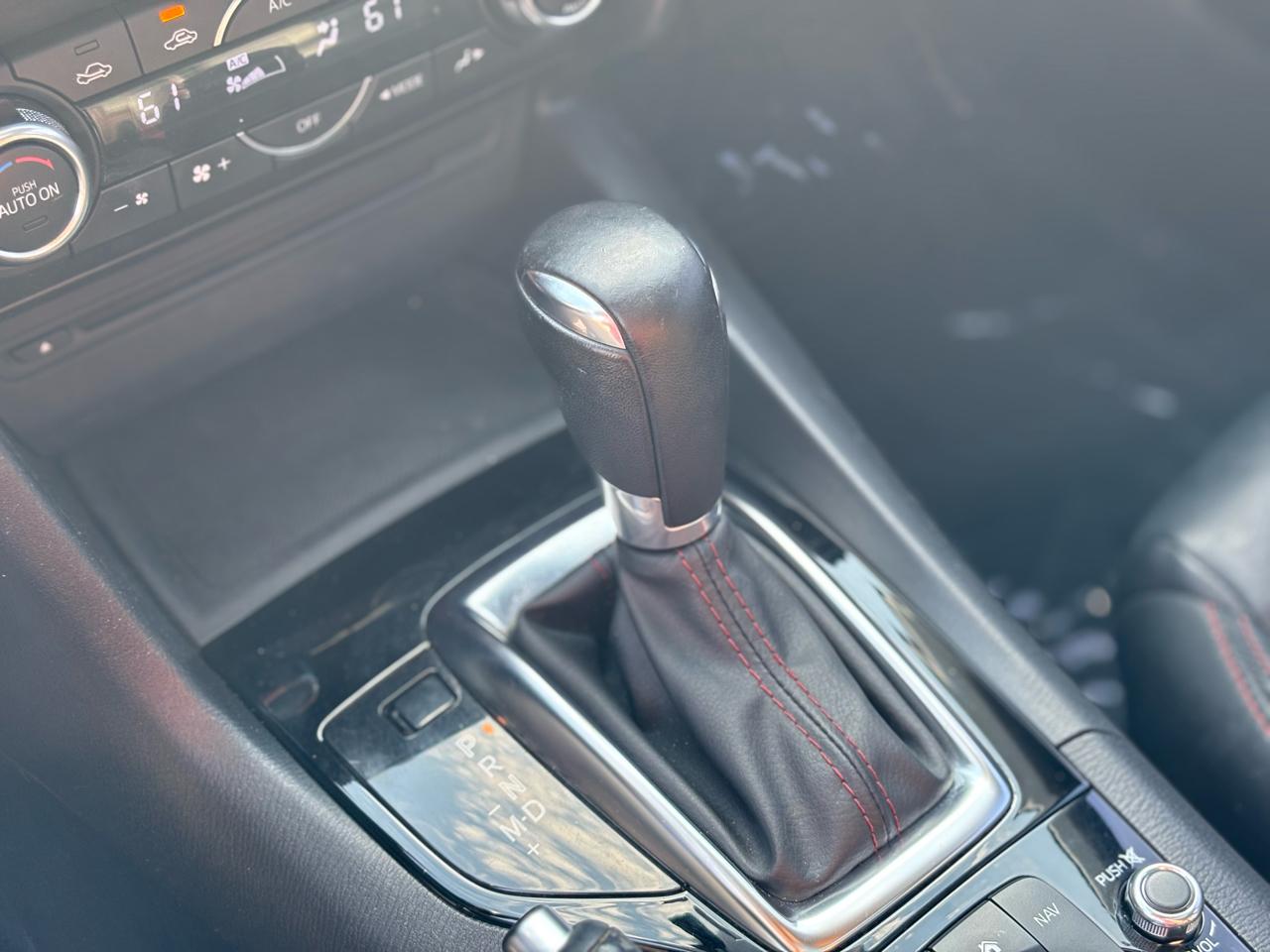 Mazda MAZDA3 i Grand Touring AT 5-Door 2015