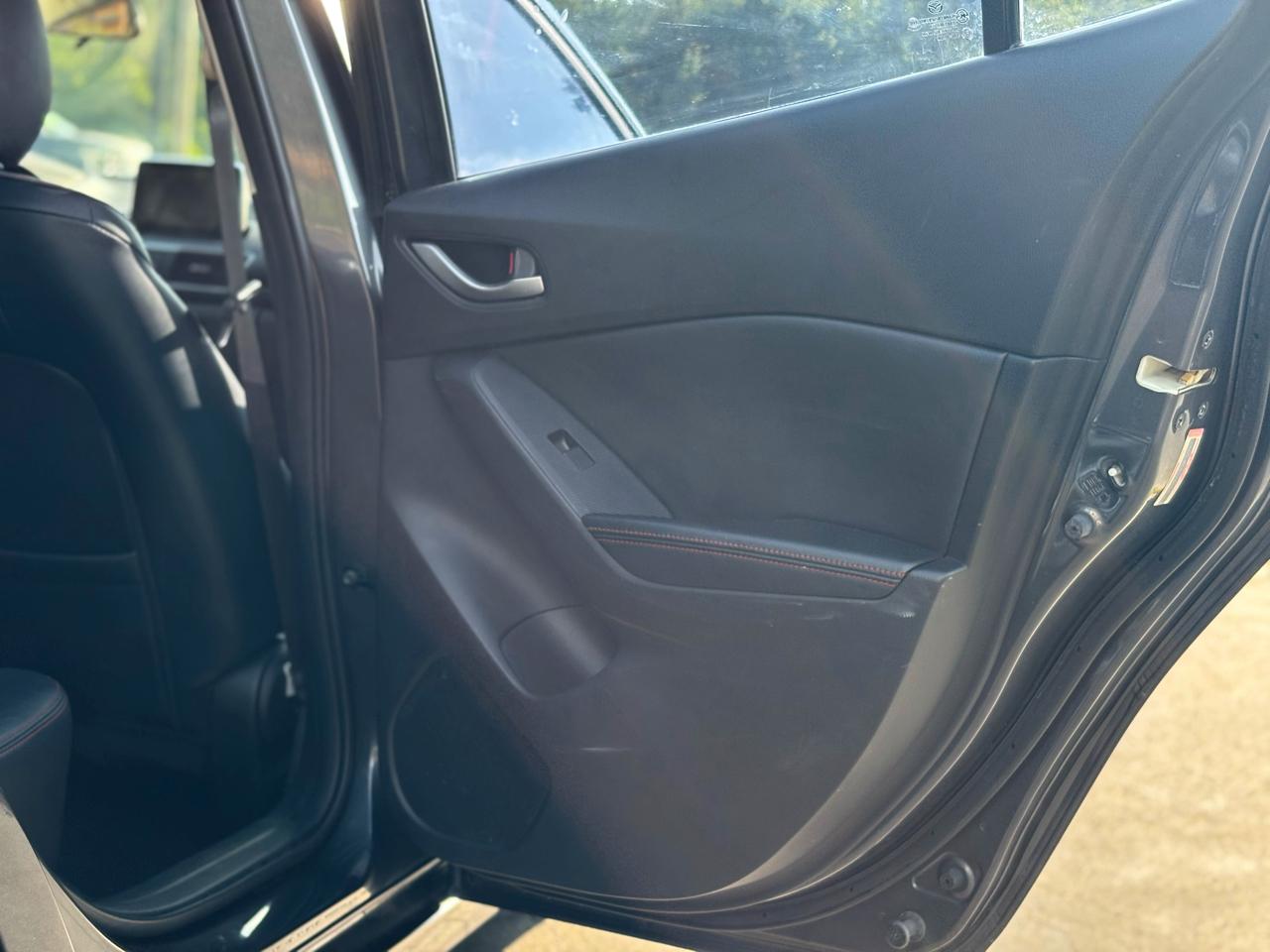 Mazda MAZDA3 i Grand Touring AT 5-Door 2015