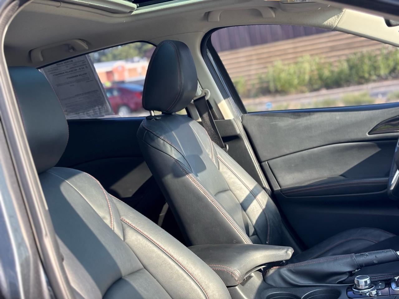 Mazda MAZDA3 i Grand Touring AT 5-Door 2015