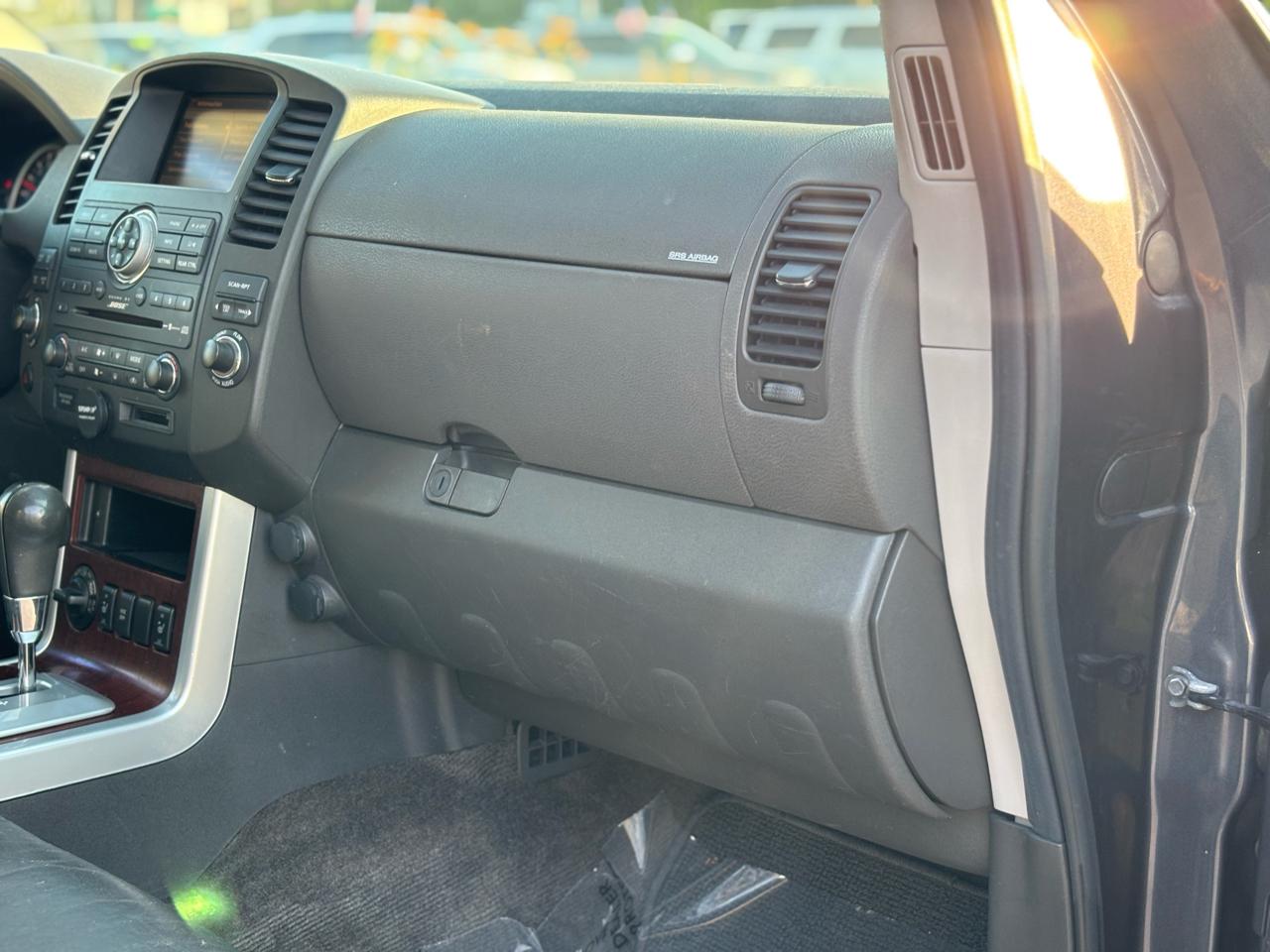 Nissan Pathfinder LE 4WD 2010