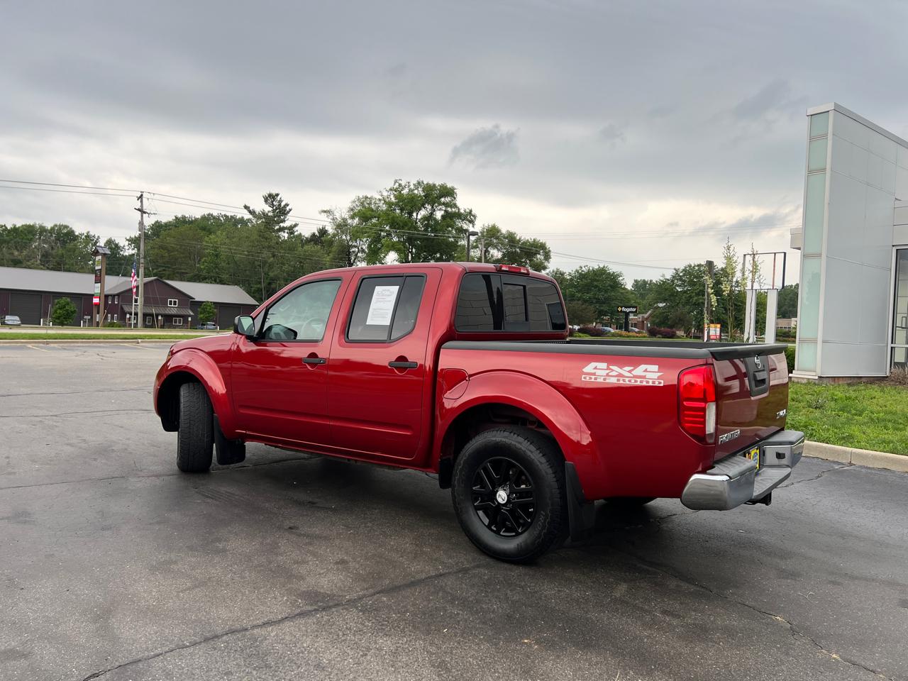Nissan Frontier SV Crew Cab 5AT 4WD 2016