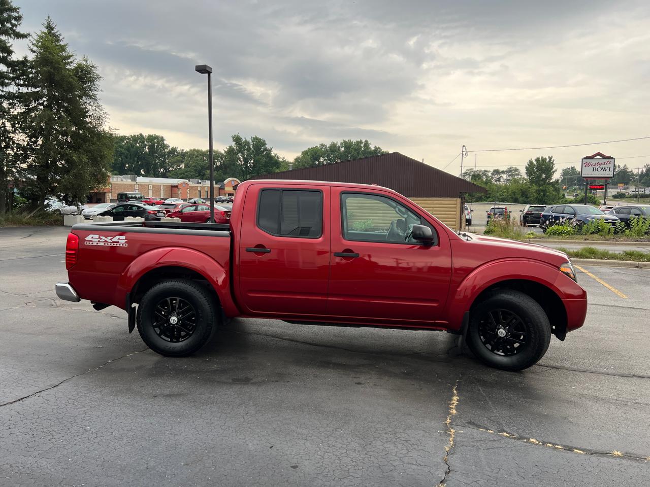 Nissan Frontier SV Crew Cab 5AT 4WD 2016