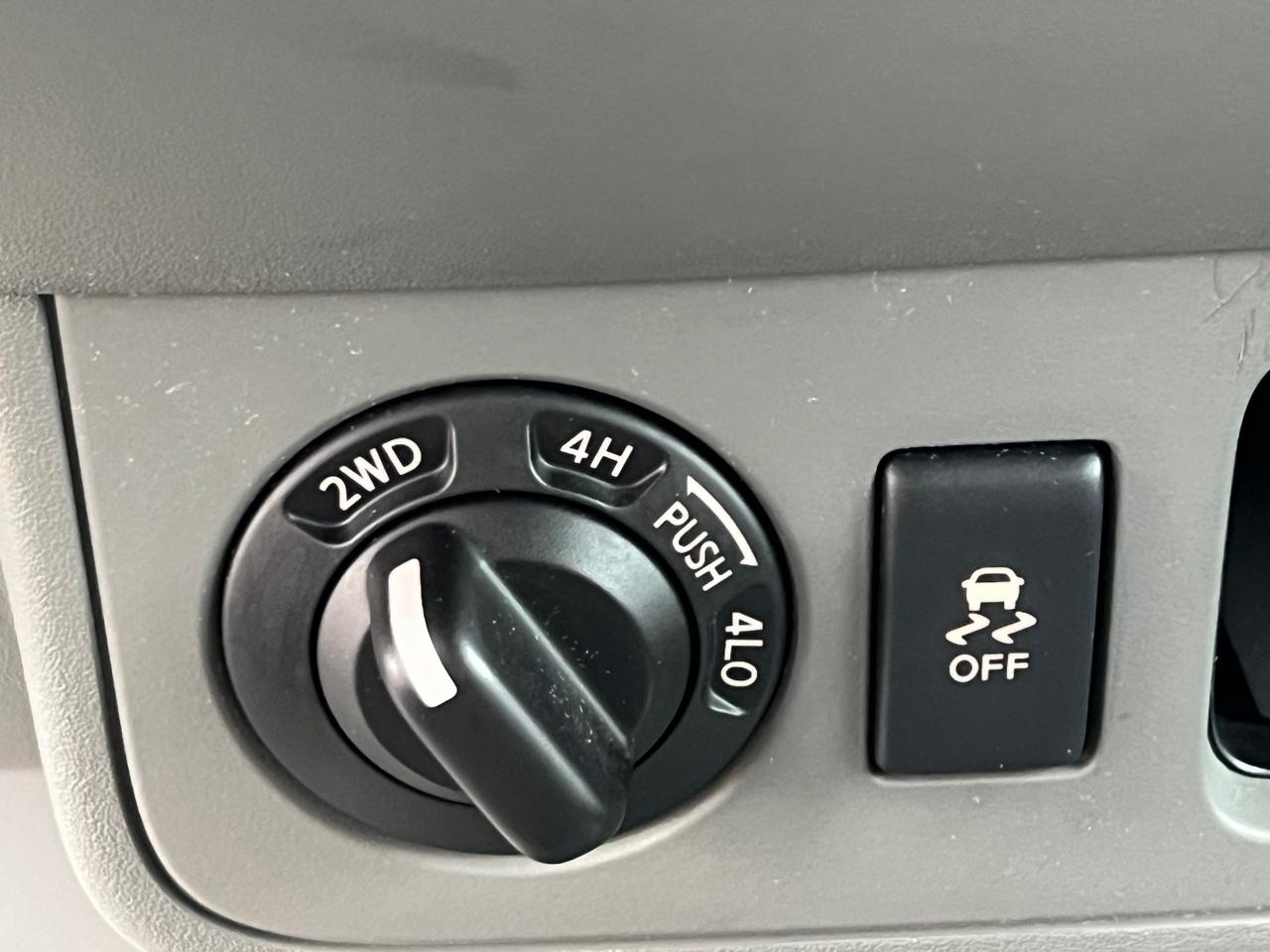 Nissan Frontier SV Crew Cab 5AT 4WD 2016