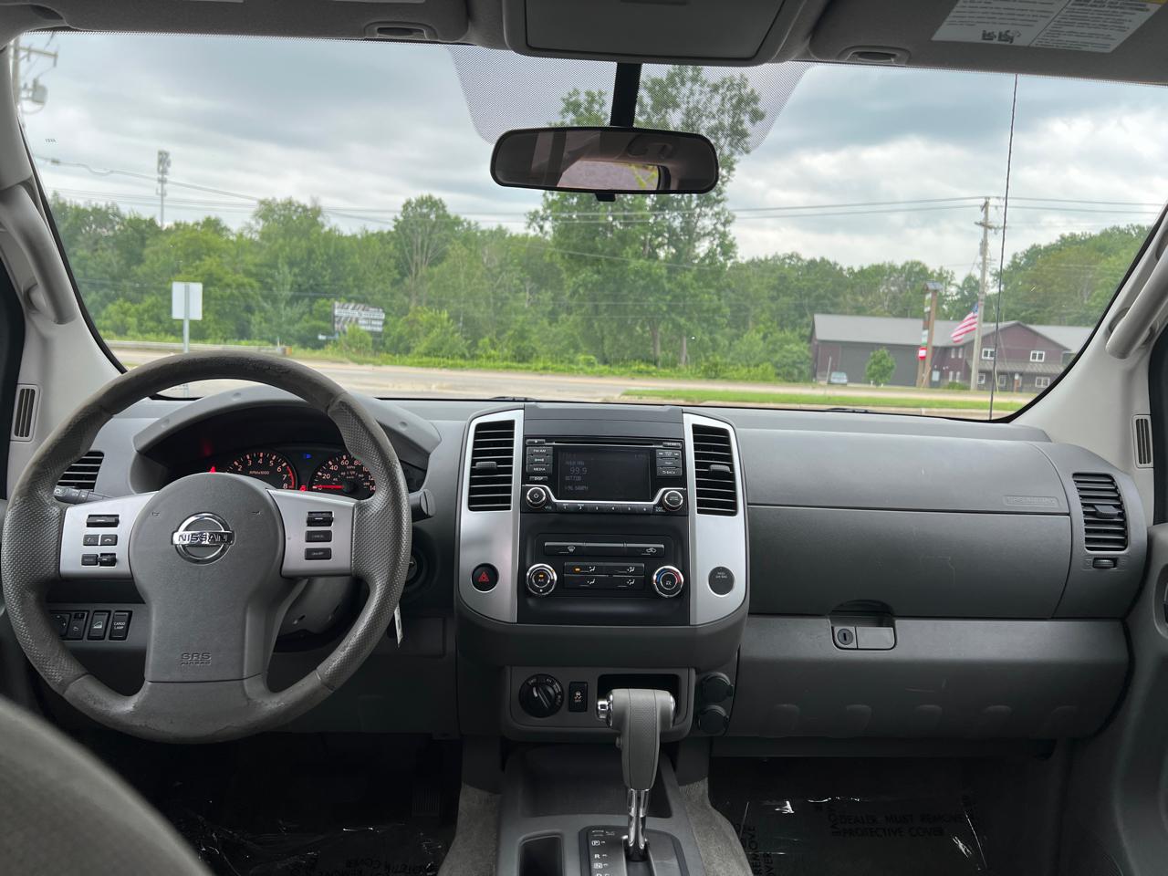 Nissan Frontier SV Crew Cab 5AT 4WD 2016