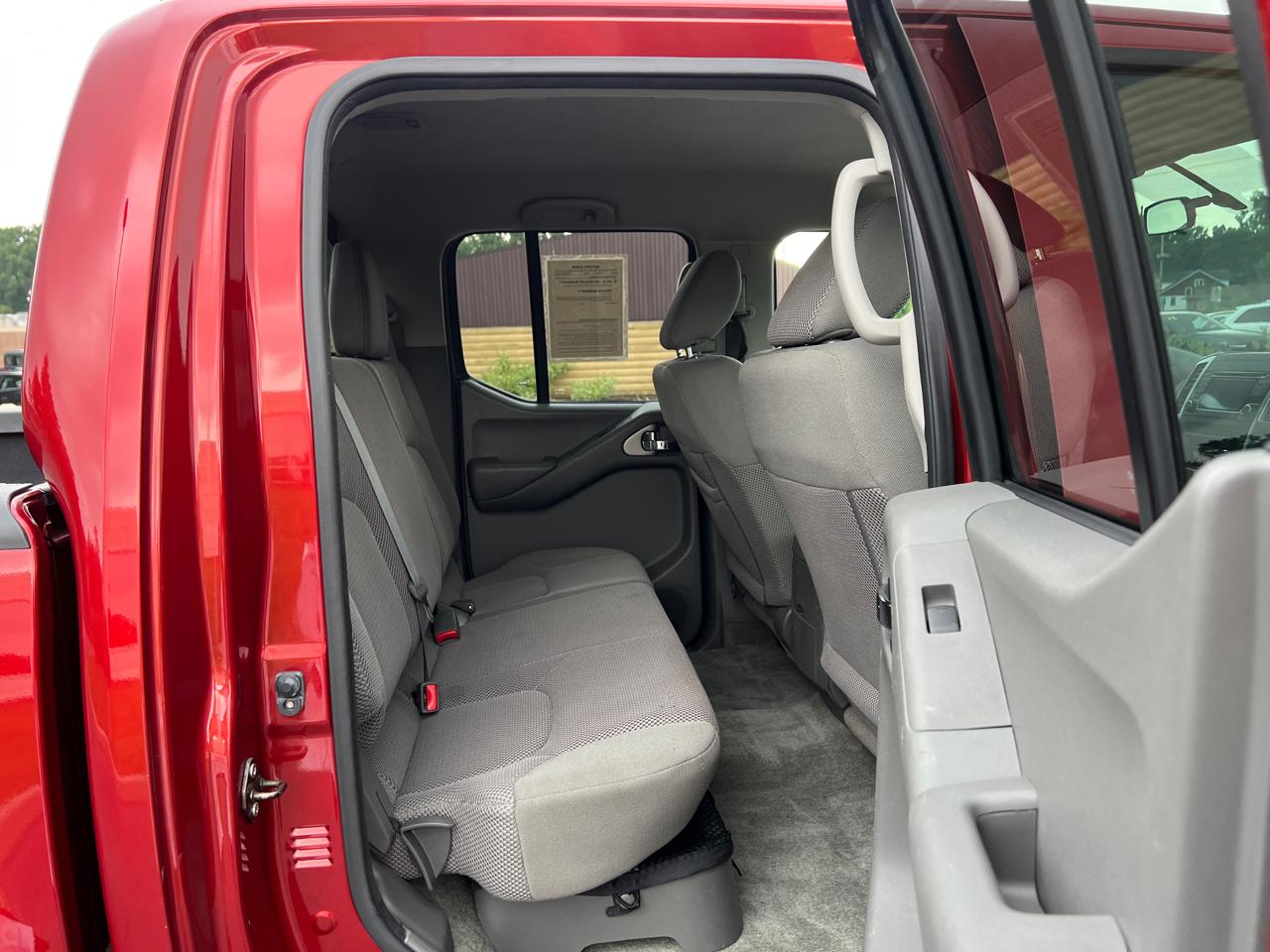 Nissan Frontier SV Crew Cab 5AT 4WD 2016