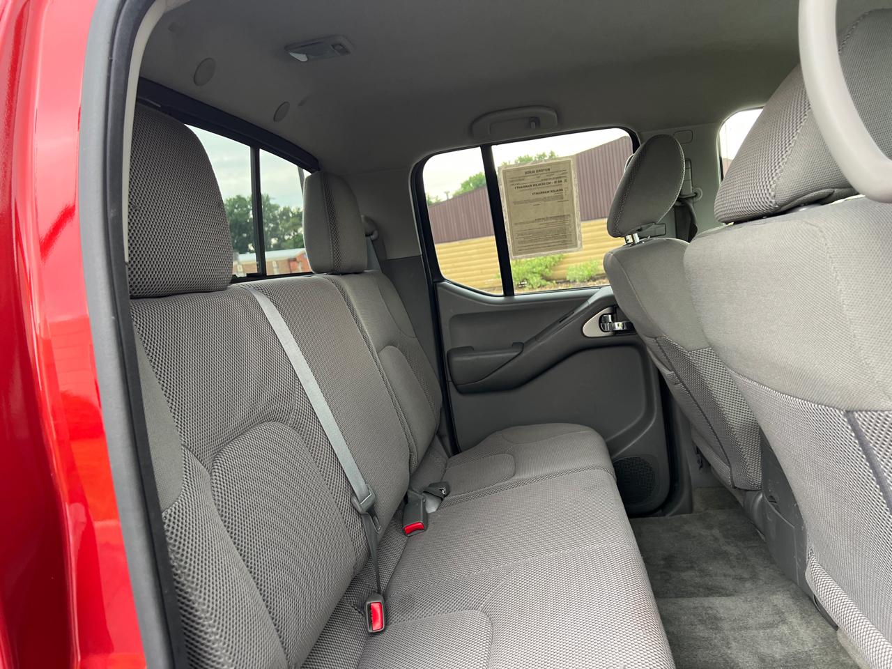 Nissan Frontier SV Crew Cab 5AT 4WD 2016