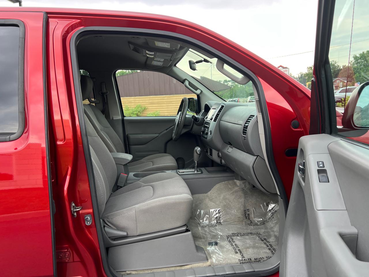 Nissan Frontier SV Crew Cab 5AT 4WD 2016
