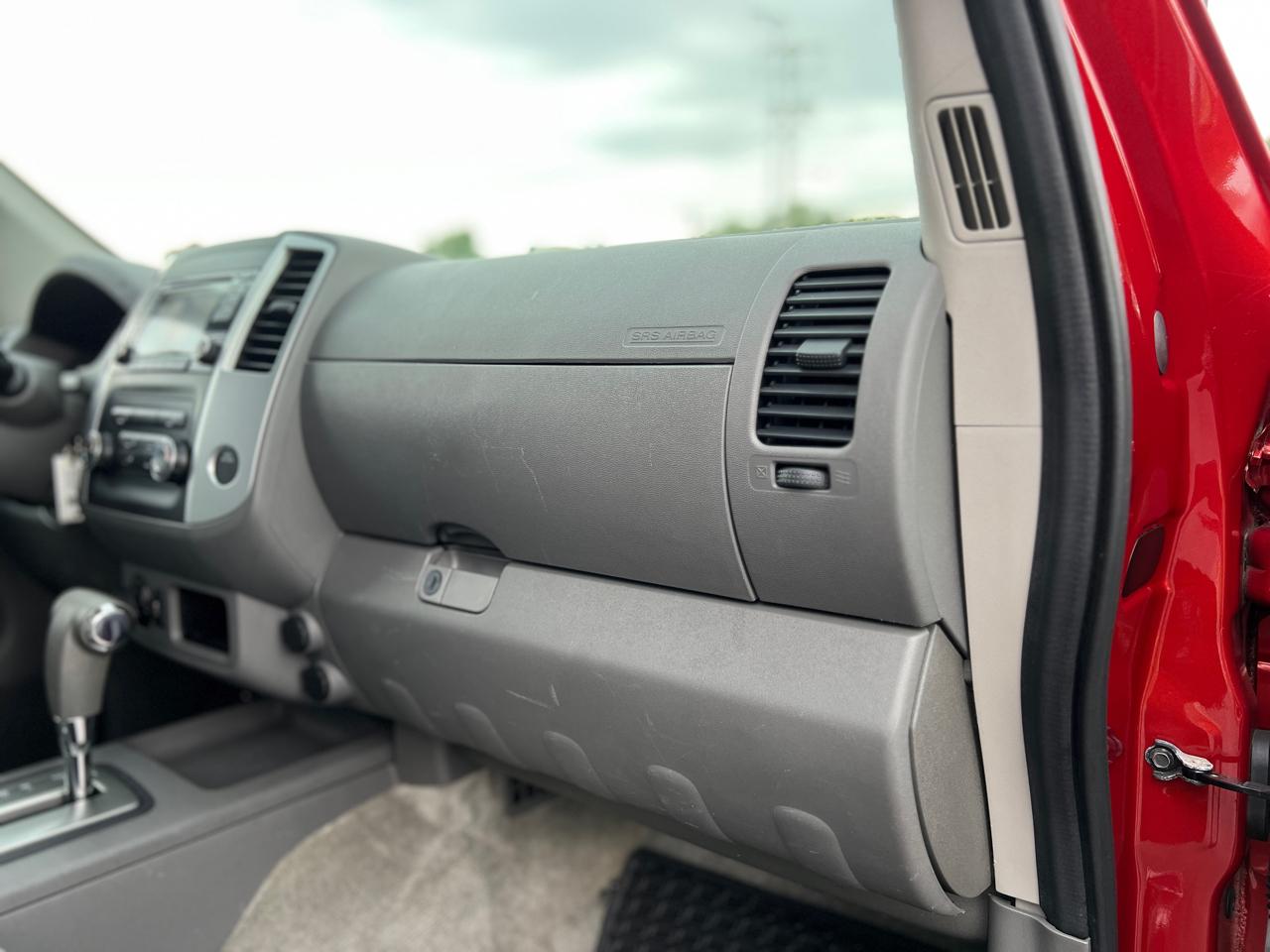 Nissan Frontier SV Crew Cab 5AT 4WD 2016