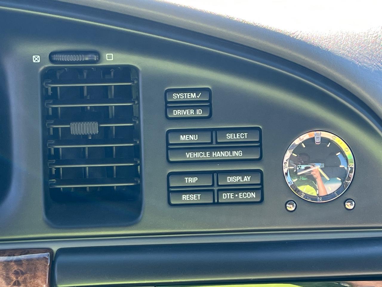 Lincoln Continental Base 2000